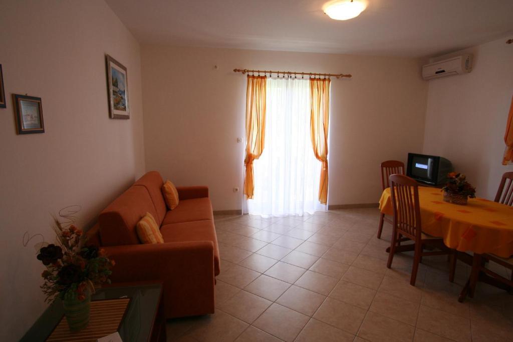 Apartments Bogovic Malinska Habitación foto