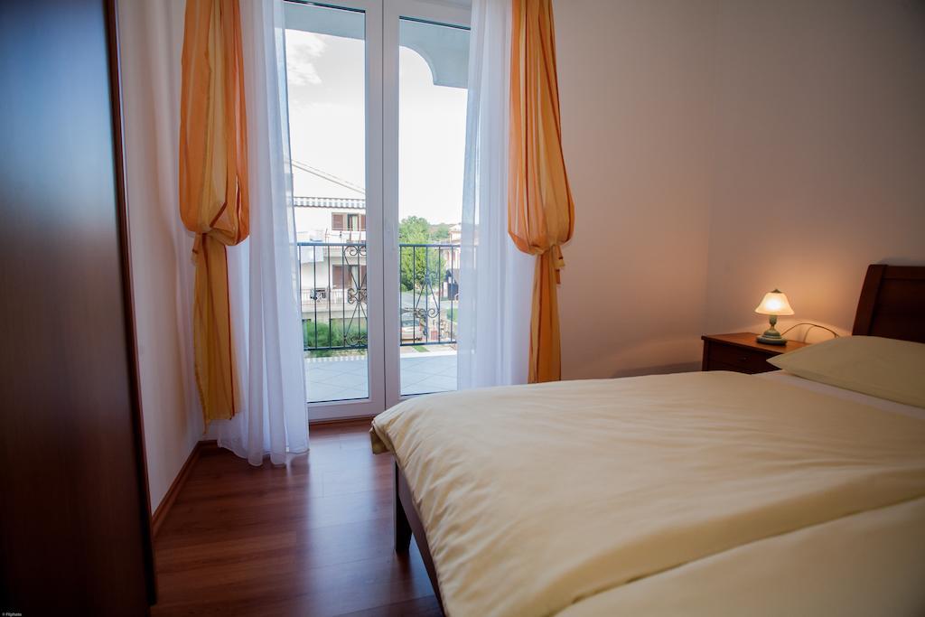 Apartments Bogovic Malinska Exterior foto