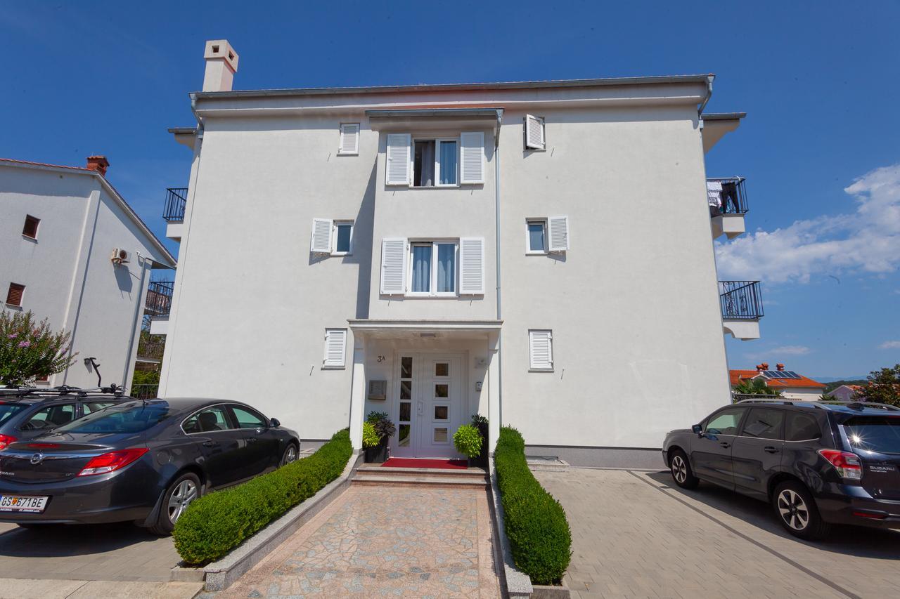Apartments Bogovic Malinska Exterior foto