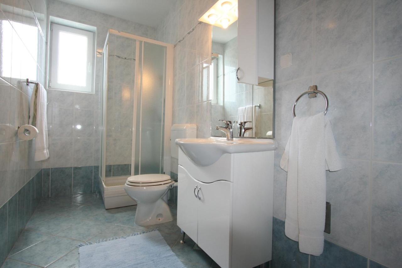 Apartments Bogovic Malinska Habitación foto